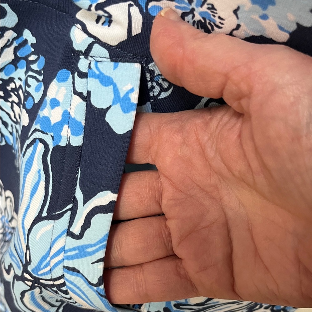 NWT Lilly Pulitzer Skipper Popover UPF 50+ Low Tide Navy Bouquet All Day - Picture 7 of 12